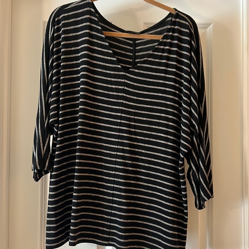 J Jill Large Black and Silver top.